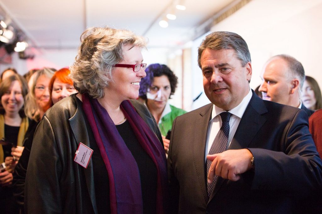 Vorbildunternehmerin Christiane Rasper und Bundesaußenminister Sigmar Gabriel (2015)