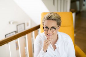 birte-steinkamp-kniggetrainerin-business-knigge-frauenbranchenbuch-owl