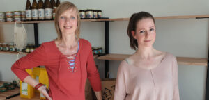 Jana Leischner Michaela Heinze im Heeper Lädchen Bio Unverpackt